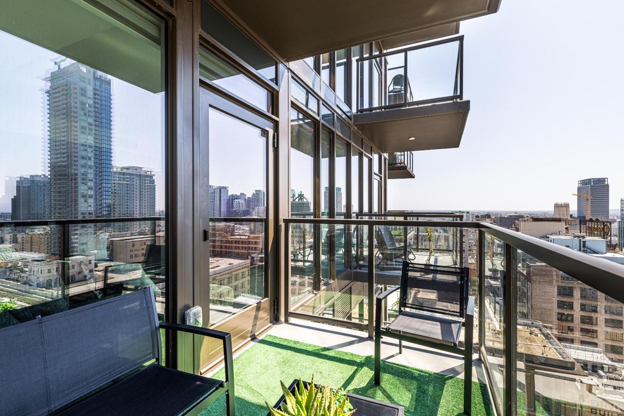 Top Floor 3 Bed 3 Bath Penthouse Living In Luxury Лос Анджелис Екстериор снимка